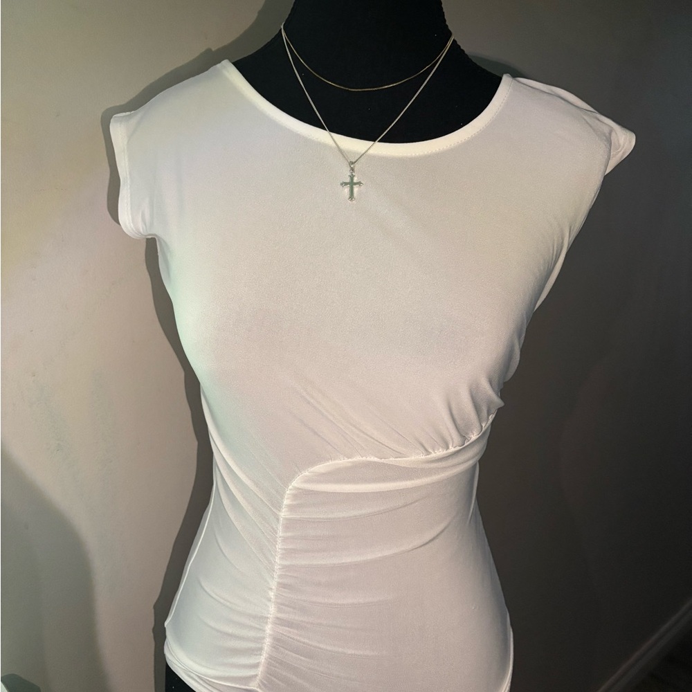 ☀️3/$20 Fashion Nova White Fitted Ruched Bodysuit